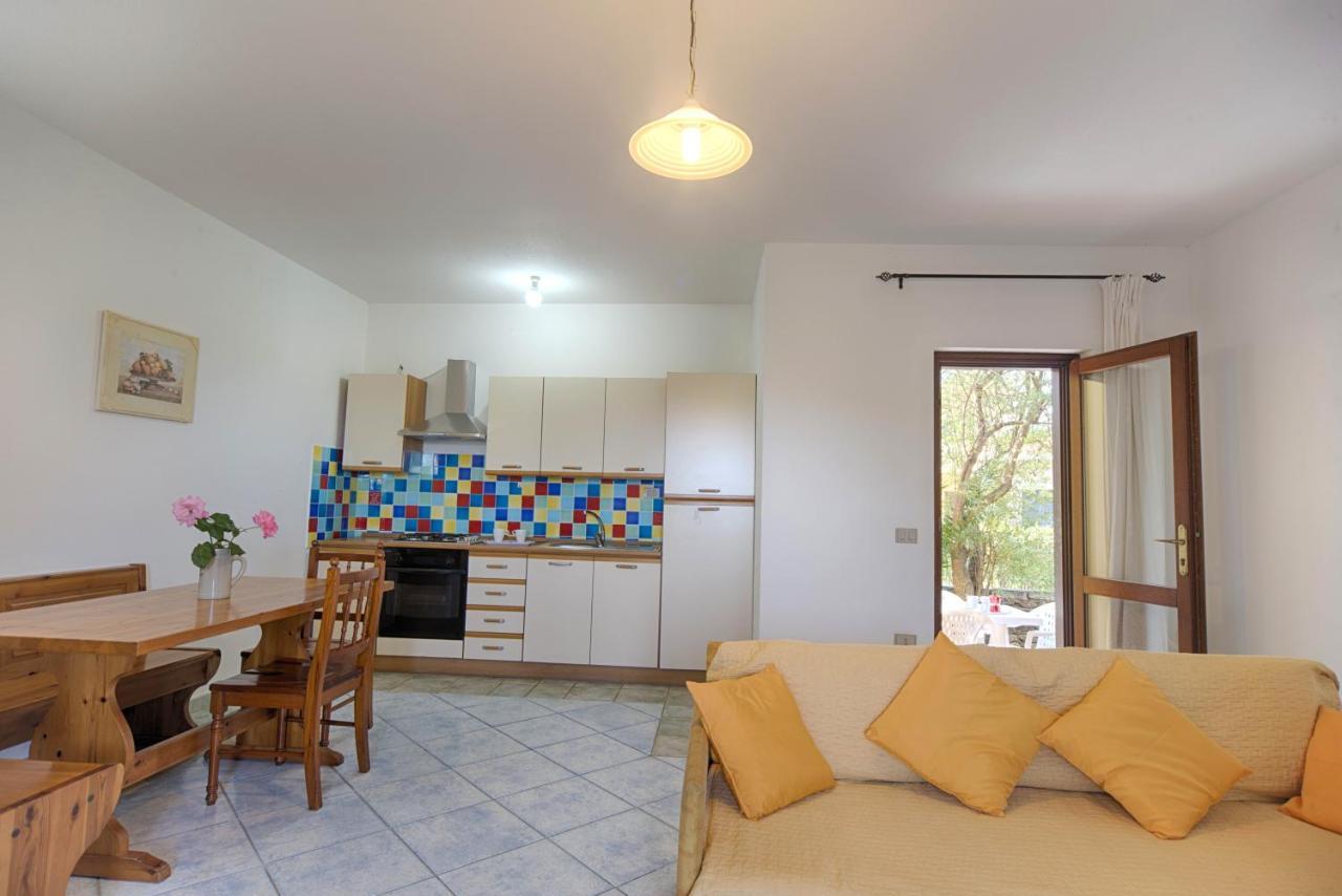 Residence Oasi E Oasi Blu Сан-Теодоро Екстер'єр фото