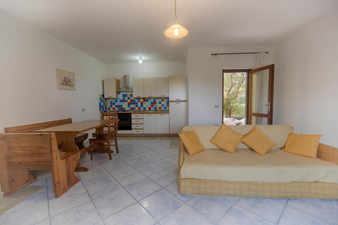 Residence Oasi E Oasi Blu Сан-Теодоро Екстер'єр фото