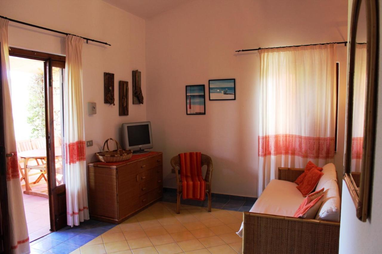 Residence Oasi E Oasi Blu Сан-Теодоро Екстер'єр фото